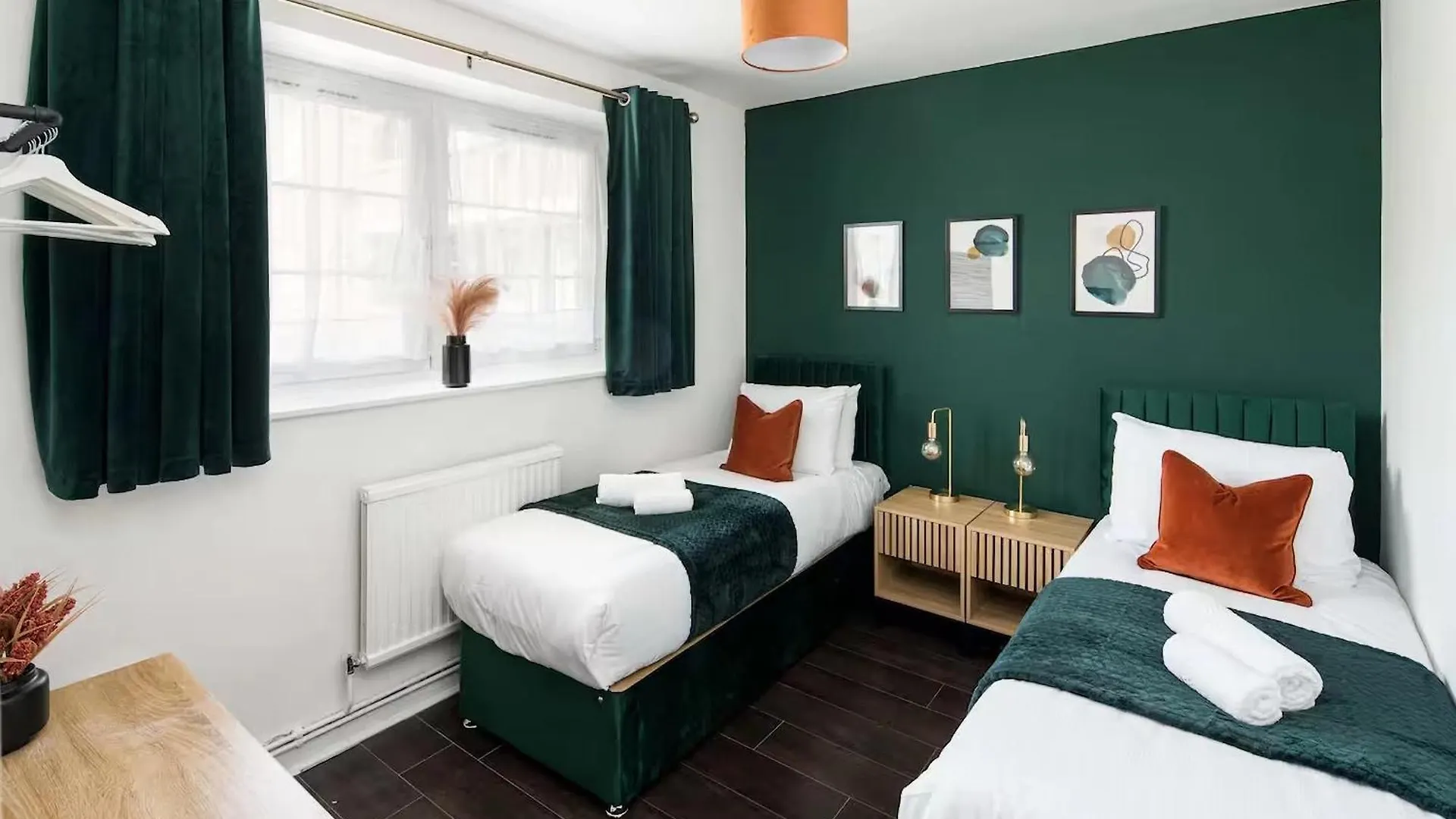 Stylish 2Br - London Bridge - Central Tourist Spot 0*,  United Kingdom